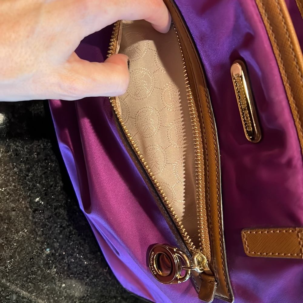 Michael Kors Fuschia Purse w/ shoulder straps - excellent condition - Picture 4 of 12